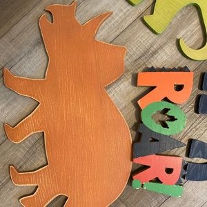 Dinosaur wall decor for boys room